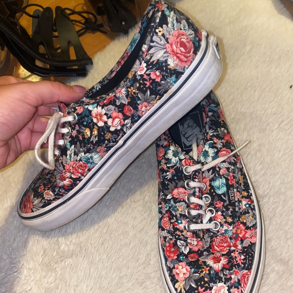 Womens flower print Vans.